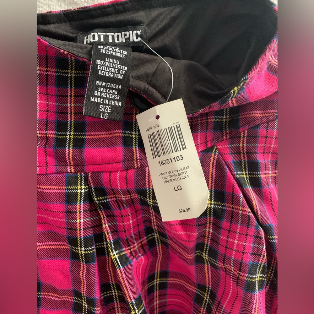 NWT Hot Topic Pink Plaid Circle Skater Skirt with Black Lace Trim - Picture 4 of 8